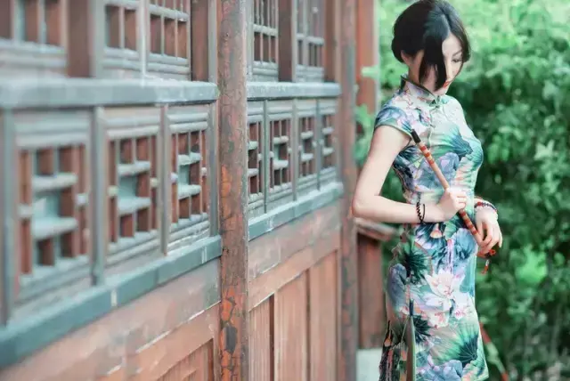 千萬別把手鐲戴在左手上，這很重要！