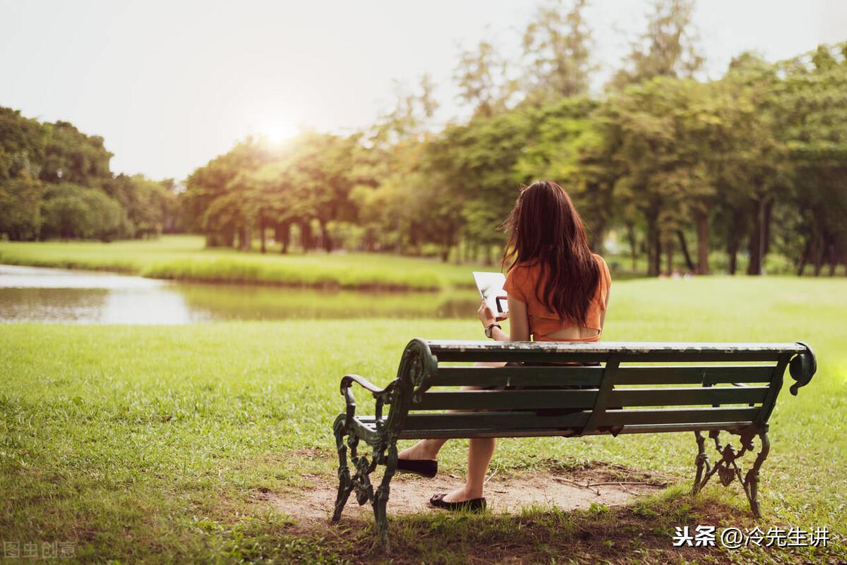 再美的花始終會凋謝，就像你對我的愛始終會疲憊，唯美句子
