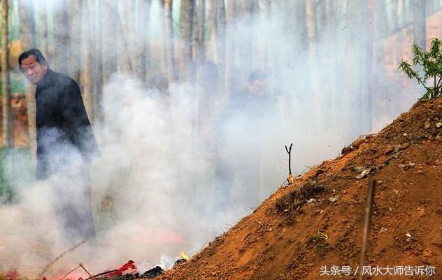 農村墳前3大風水忌諱，墳前沖水、家中必亂！建議趕緊遷墳