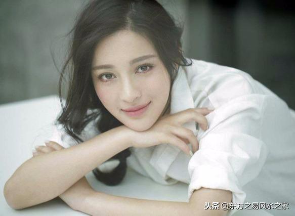 上聯為:金木水火土?下聯怎樣對?從對聯中學一點五行的知識