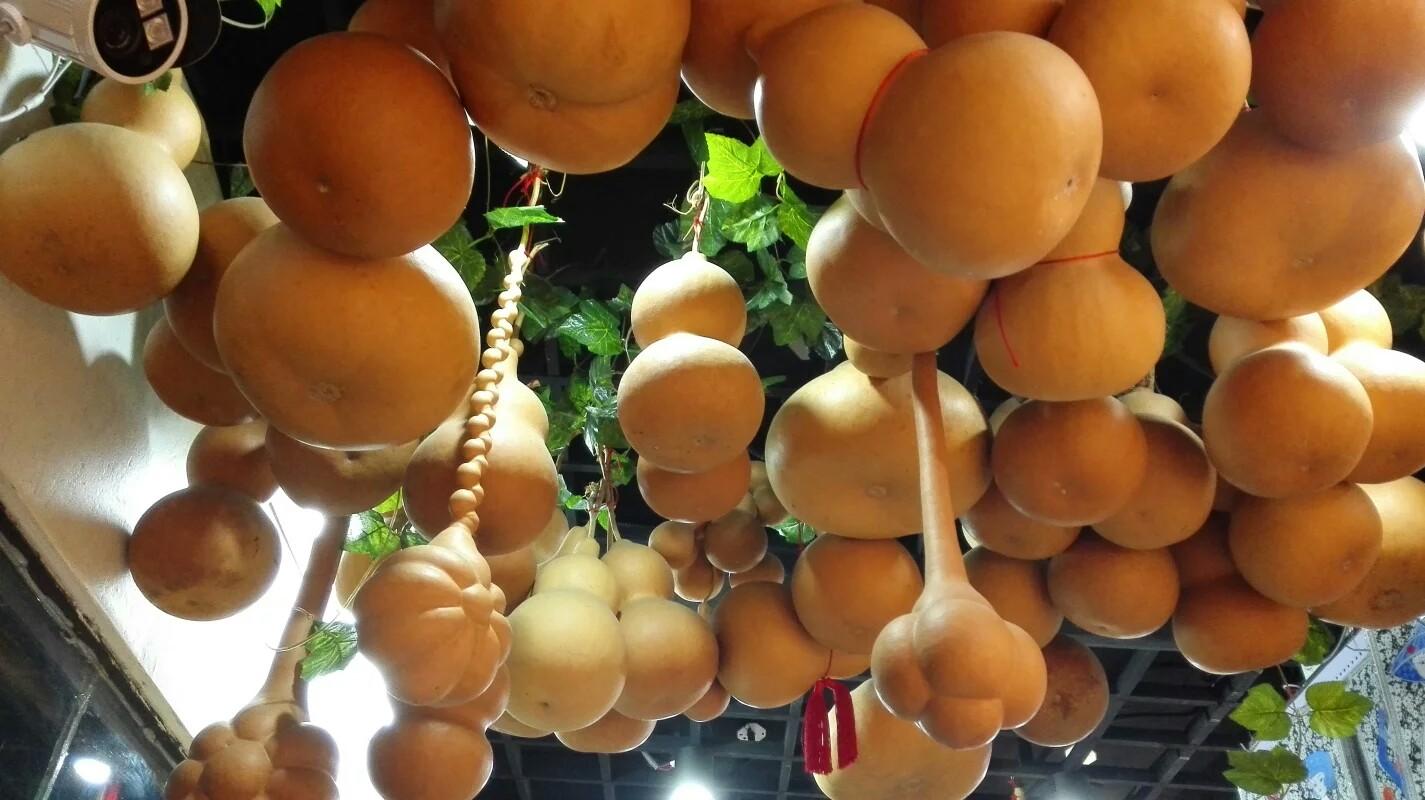 活到現在，拿得起放得下的只有筷子！