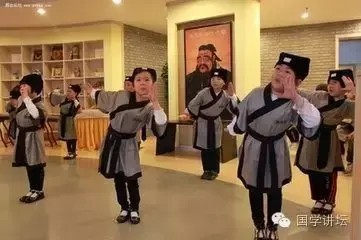 影響一個家族的——父母規