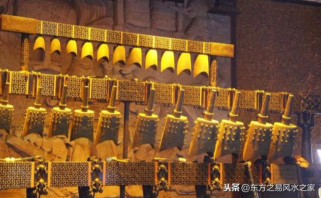 下聯：金木水火土相生相剋，上聯怎麼對？