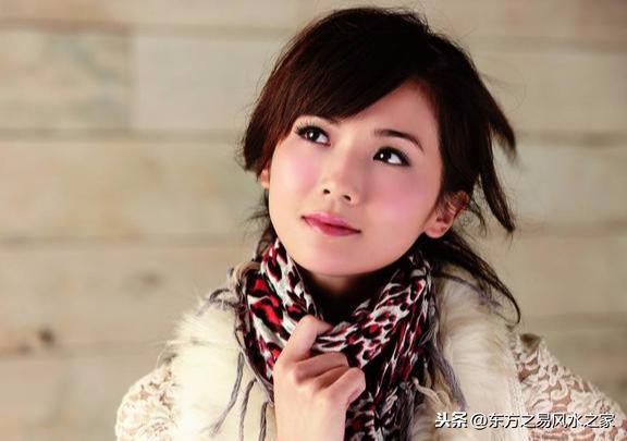 上聯為:金木水火土?下聯怎樣對?從對聯中學一點五行的知識