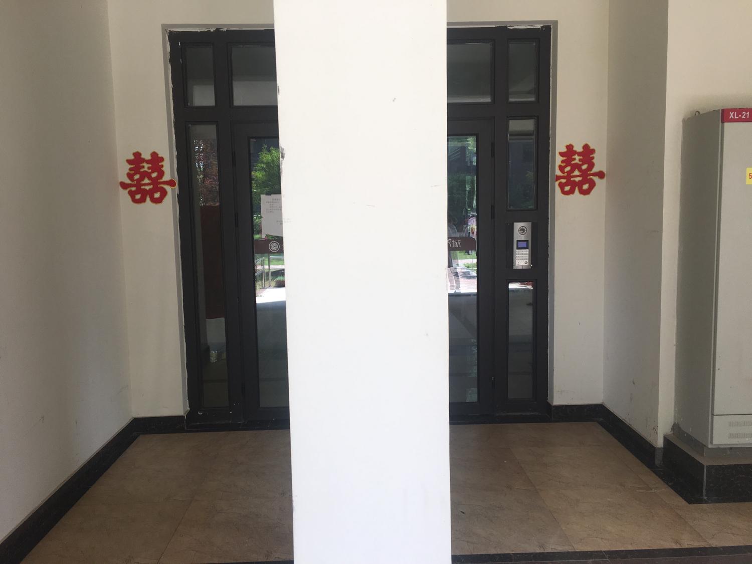 小高層商品房2套實例，2選1如何選擇（路沖陽台）