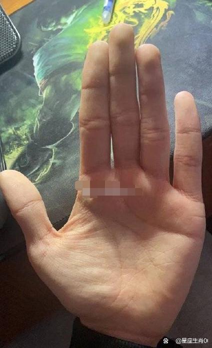 四方稳重，适合经商创业，为人不安于现状，改变现状的心强烈