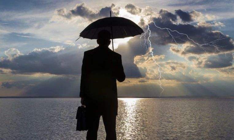 為什麼很多有錢人忽然都變窮了？