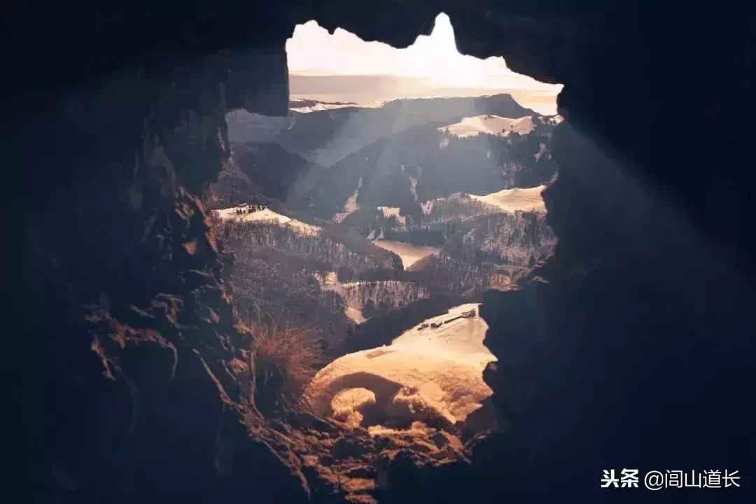 閭山道長：內不欺己，外不欺人