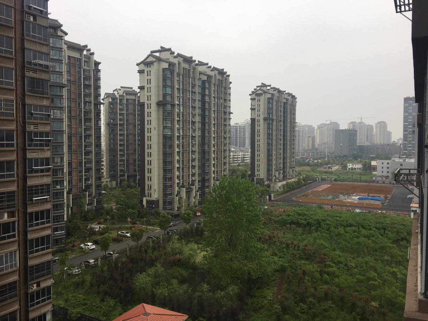 這房子,難怪房東要賣