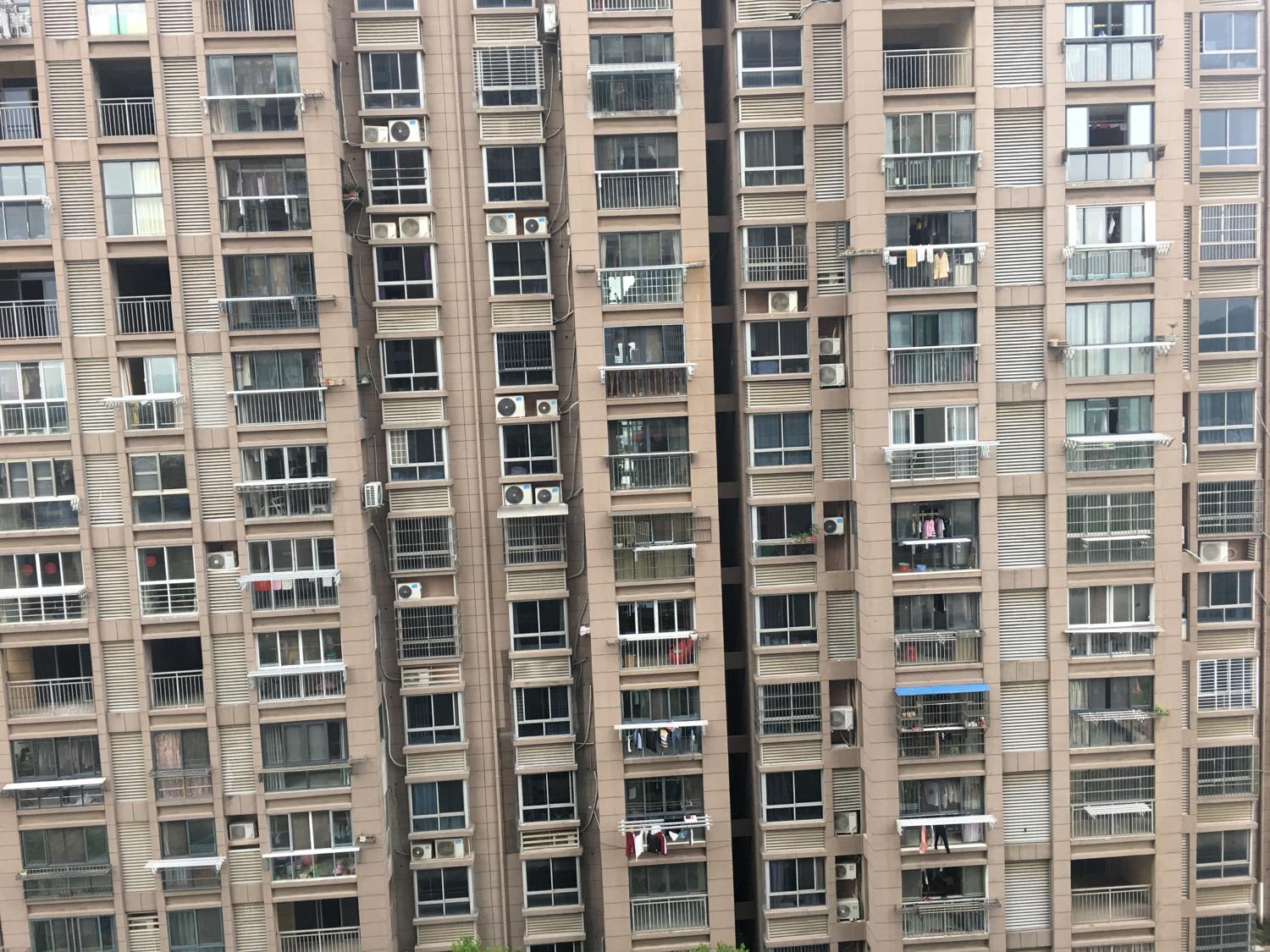 這房子,難怪房東要賣