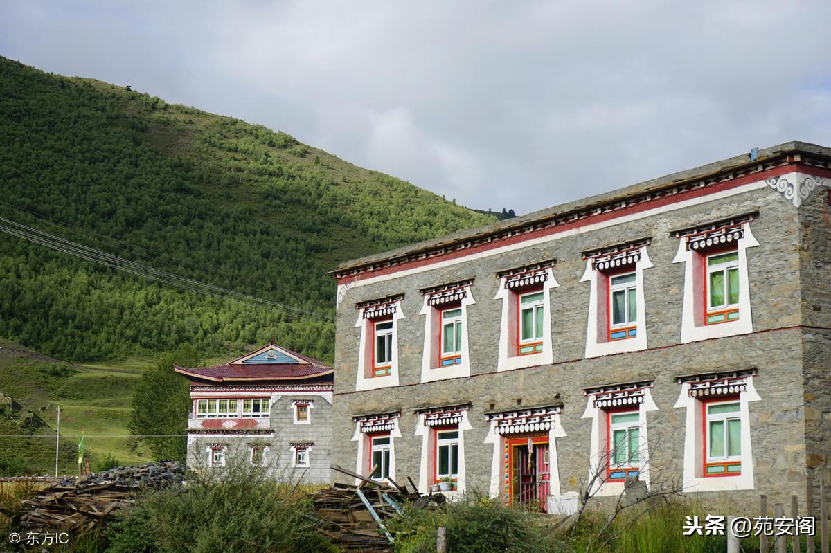 在傳統風水學里，住房屋頂為何不宜建成三角形