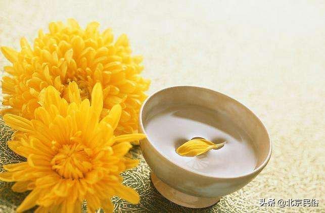 北京人喝的白酒只有二鍋頭？是老北京人定知道，菊花白，蓮花白