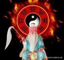 上聯：水火既濟天。如何對下聯？