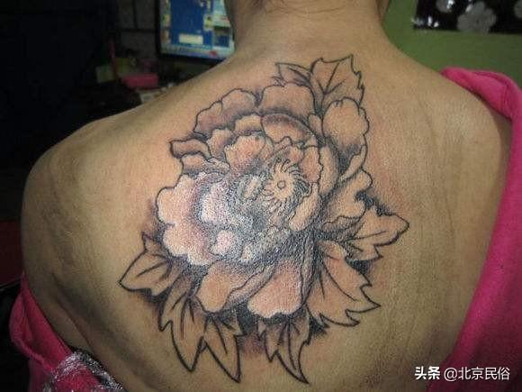 地域決定了紋身的方法，他們紋身的時候都是幾歲？