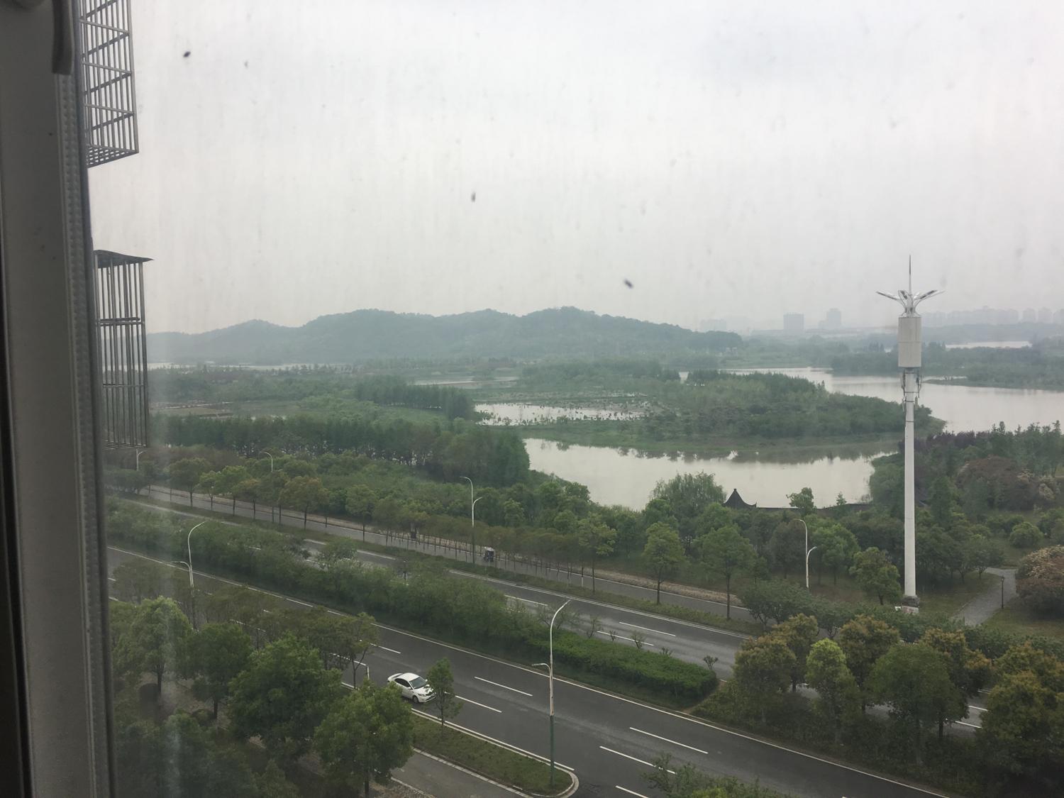 這房子,難怪房東要賣