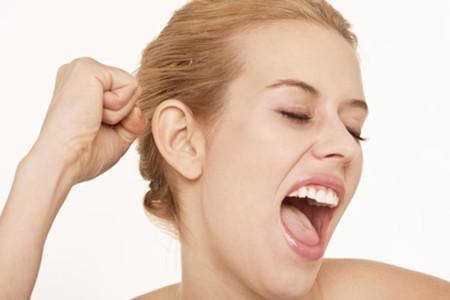 人的氣脈丹田玉枕穴的位置、摸這個地方，會越來越長壽