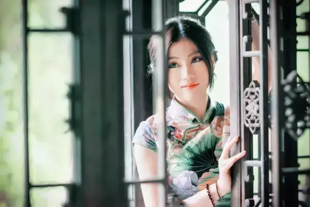 千萬別把手鐲戴在左手上，這很重要！