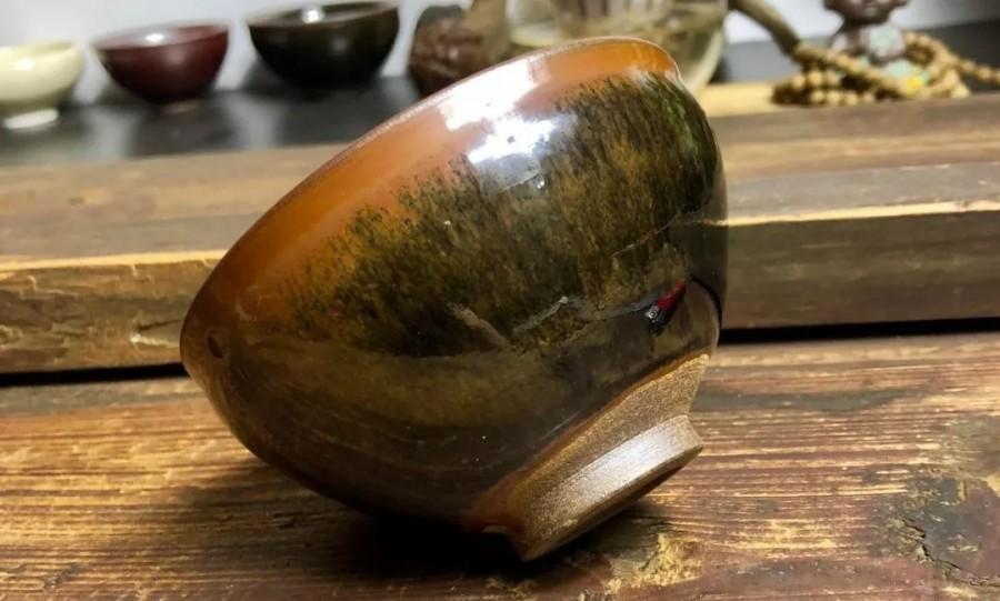 建盞,看胎顏色就可判斷是否為鐵胎?