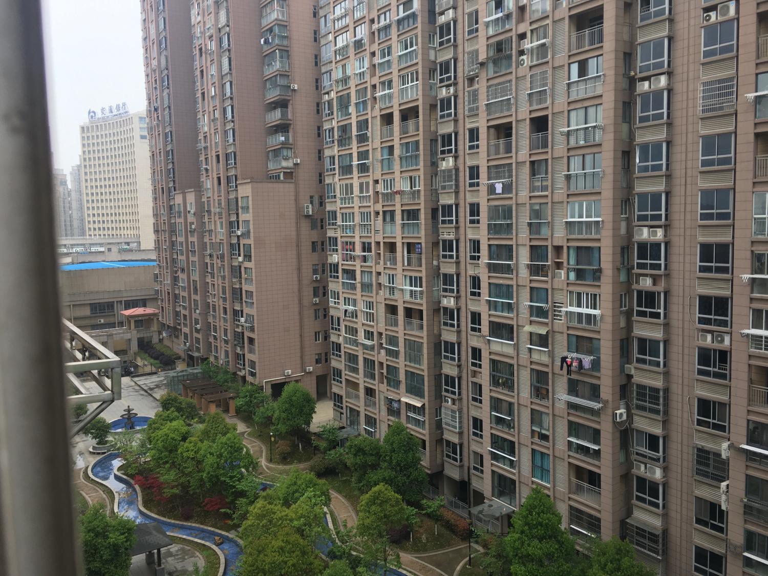 這房子,難怪房東要賣