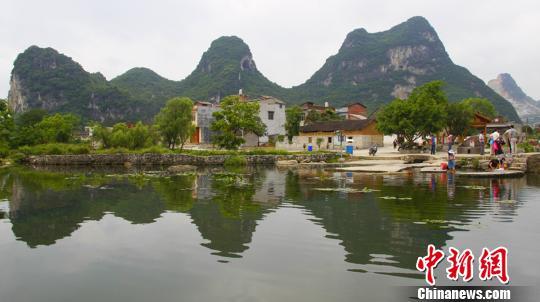 「薦讀」有一種放假叫回家，看完淚奔