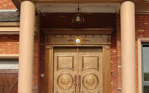 門上掛鏡子有什麼講究？正確擺法才能趕走壞運勢