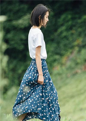 屬水的人穿什麼衣服旺桃花？這些顏色的衣服最旺