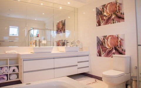 主卧衛生間門對著床好不好？巧妙化解壞風水！