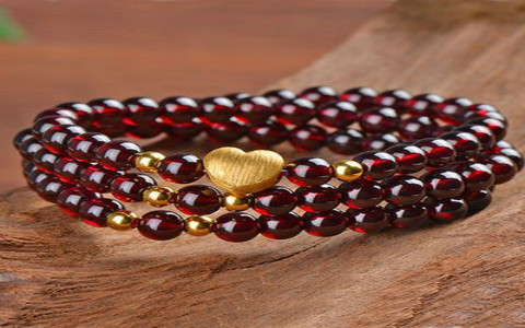 石榴石手鏈3圈的寓意，將三生緣分一一連接