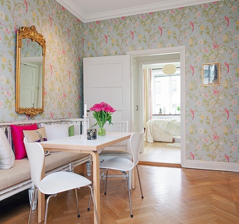 鏡子對著床 紅杏易出牆