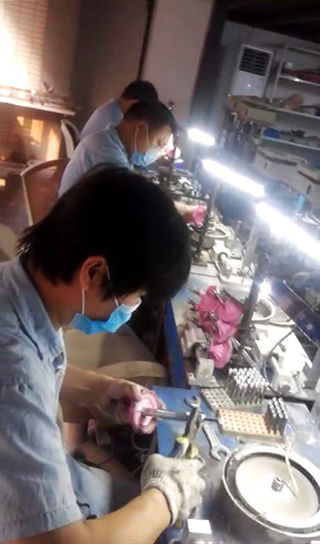 你是孩子的母親 更是自己的女王 母親節 天然紫水晶玫瑰為你加冕