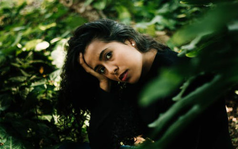 夫妻宮皺紋多的人沒有桃花運,他們感情難以開展