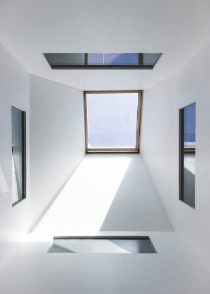 客廳窗戶多風水好嗎？小心財運只出不進