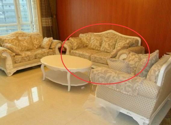 家裡沙發這樣擺放，不用多久就能發大財，有錢人早都知道了！
