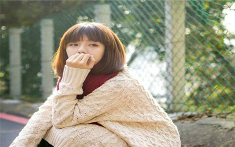 屬水的人穿什麼衣服旺桃花？這些顏色的衣服最旺