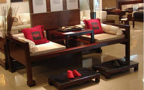 羅漢床的擺放有何禁忌，不能與太陽光直面