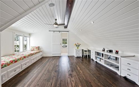 對婚姻不利的桃花風水，鏡子照床是大忌