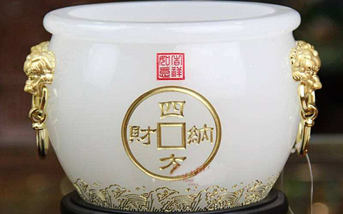 進門見聚寶盆，風水不好建議換位置