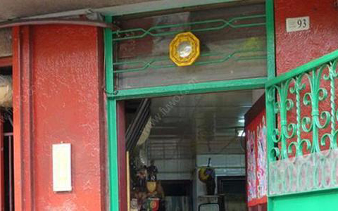 門上掛鏡子有什麼講究？正確擺法才能趕走壞運勢