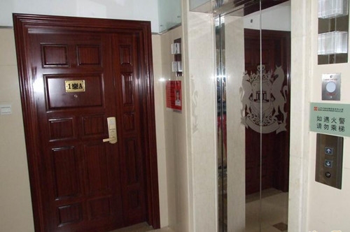 電梯正對大門的對沖風水化解