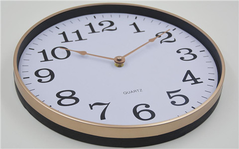 客廳掛鐘有什麼講究?這些禁忌你都知道嗎?