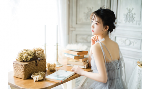 女性辦公桌上擺放的五大風水常識，知道這些好處多