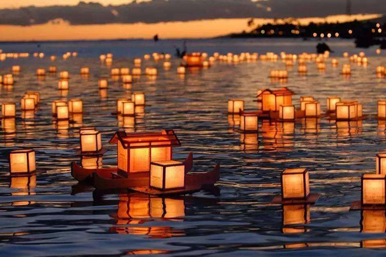 中元節的民間風俗是什麼 祭祖放河燈