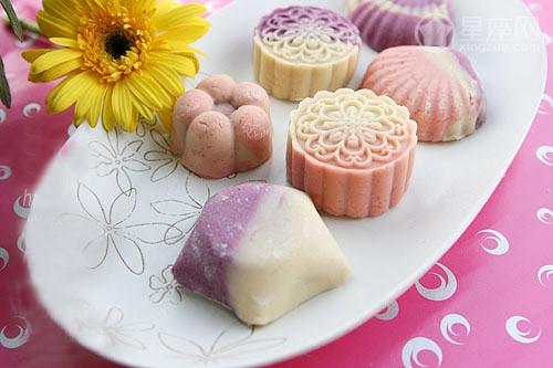 中秋佳節 月餅揭秘你的愛情運