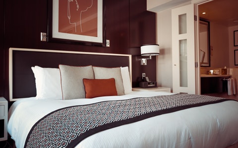 主卧衛生間門對著床好不好？巧妙化解壞風水！