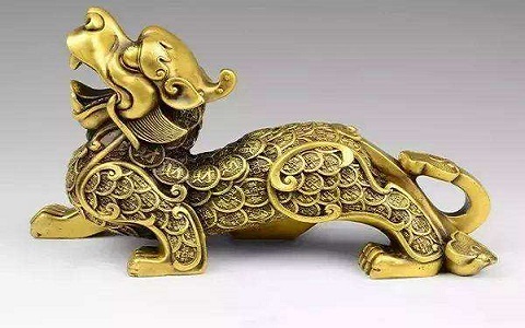 聚寶盆和貔貅可以一起請回家嗎？需要講究方法。