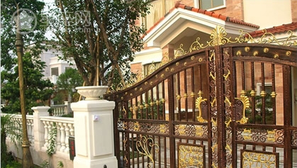 別墅風水：別墅大門選什麼材質好？