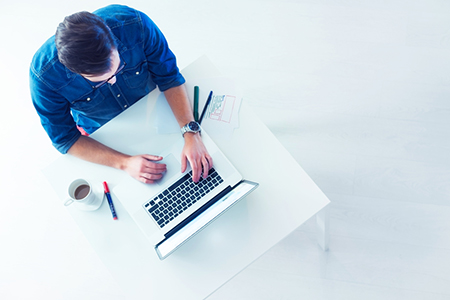 辦公桌這樣擺放可化解小人