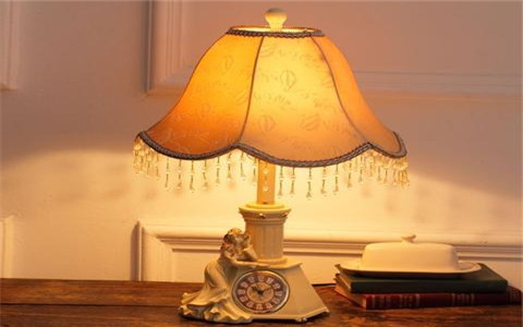 卧室檯燈風水,這些宜忌需要注意