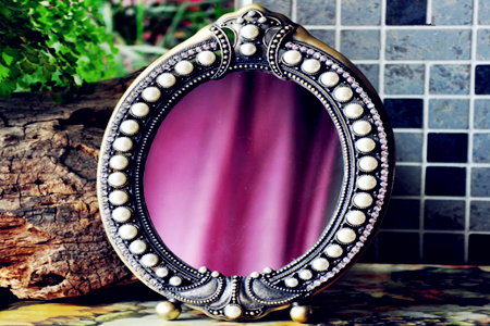 鏡子不可以亂放你知道嗎？