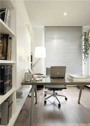 辦公室背靠窗戶好嗎?「背後無靠」要小心